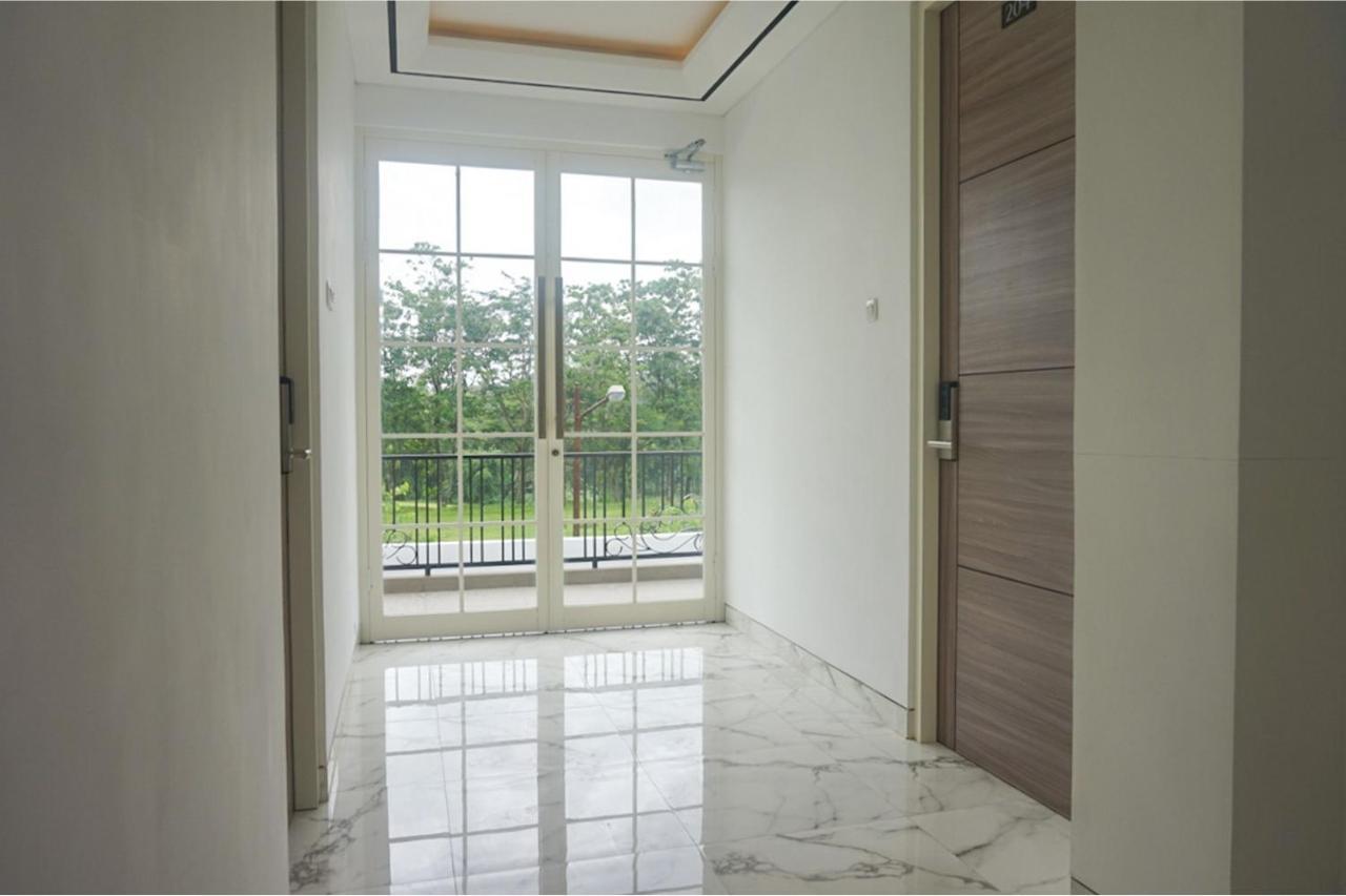 فندق Reddoorz Near Araya Family Club House مالانغ المظهر الخارجي الصورة